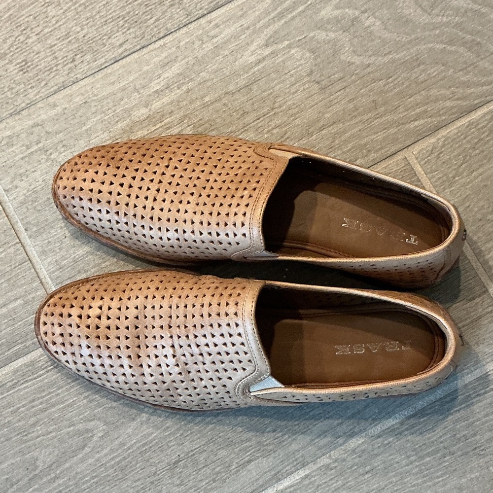 Trask All Perforated Leather Tan Loafers Women’s Sz 9M - Picture 3 of 6